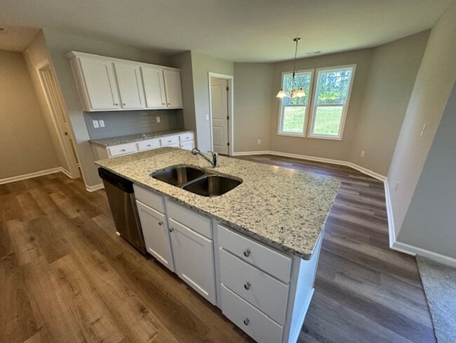 Building Photo - Lynchford Pointe