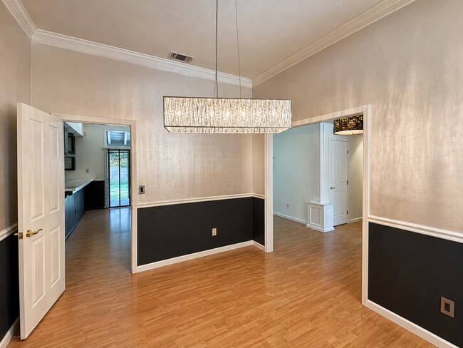 Foto del edificio - 8036 Glenbar Way