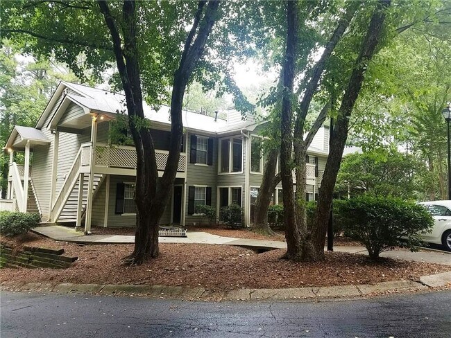Front view of building - 1207 Vicksburg Pl