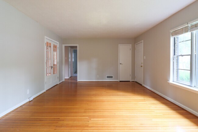 Foto del edificio - 5608 Indianola Ave