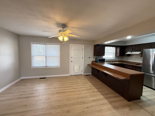 Foto del edificio - 105 Milton Dr