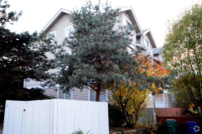 Building Photo - 3056 60th Ave SW