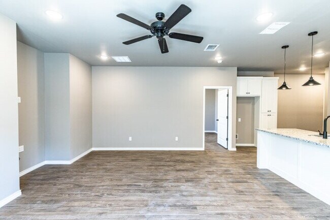Foto del edificio - $500 Off First month's Rent - Modern Country Living Only Minutes From Lubbock Metro