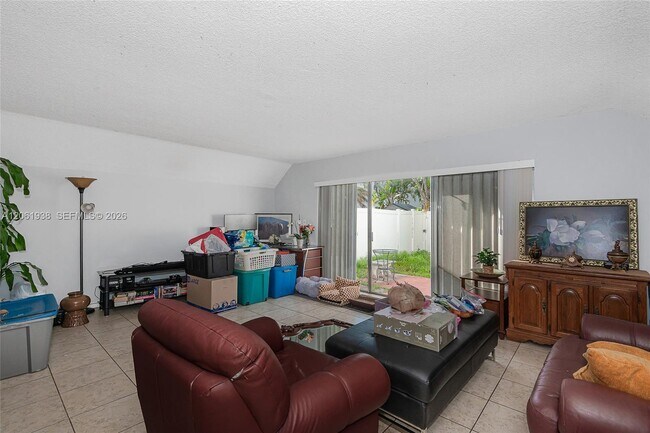 Foto del edificio - 6768 SW 39th Ct