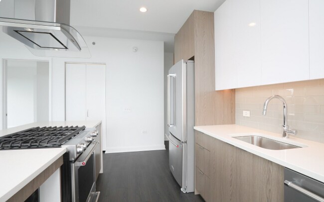 Foto del edificio - 2470 N Lincoln Ave