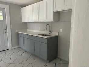 Building Photo - 404 NY-52