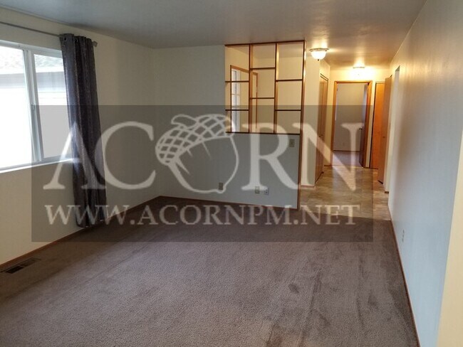 Foto del edificio - Great Bethel 3 bed/2 bath home Fenced yard...