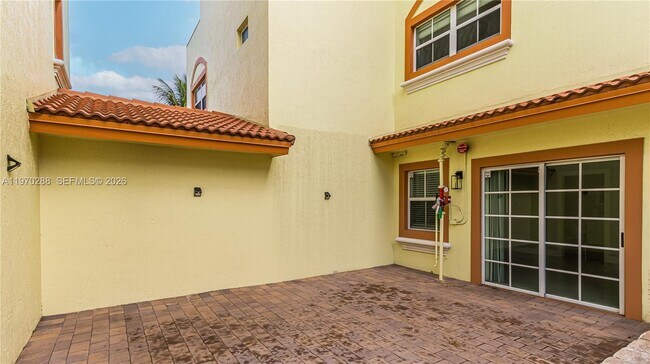 Foto del edificio - 623 NE 8th Ave