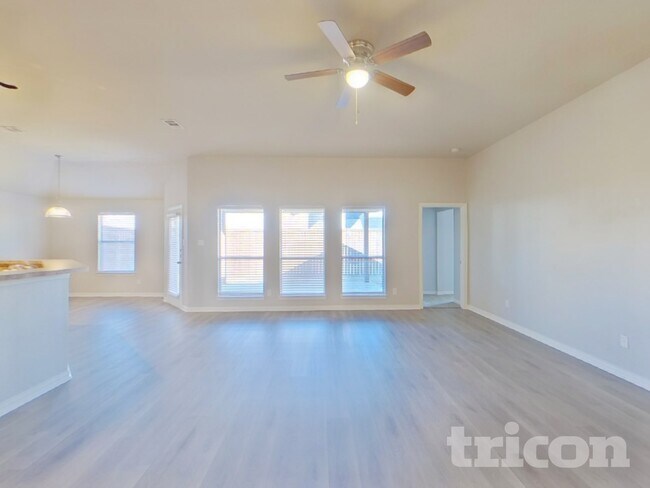 Foto del edificio - 100 Cherokee Dr