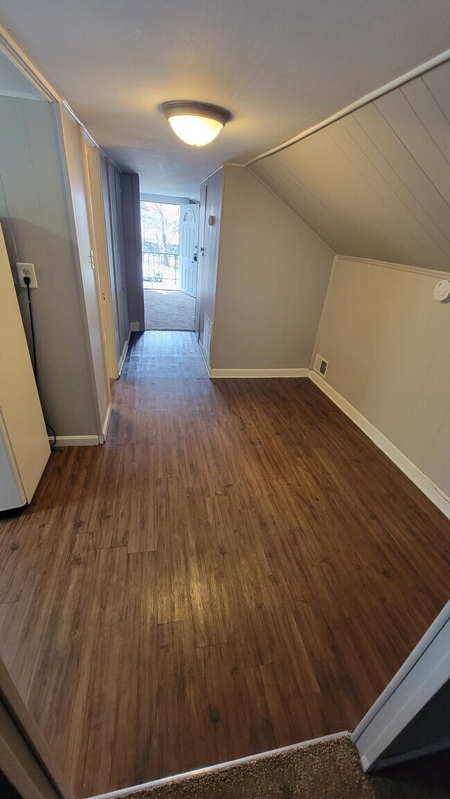 Foto del edificio - 1 Bed Apartment in Germantown!