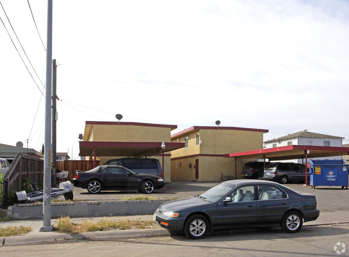 Building Photo - 726 Elkington Ave