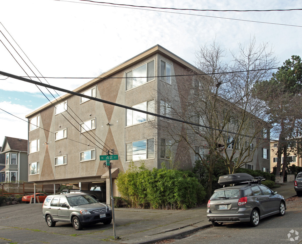 Building Photo - 42nd Street Apartments