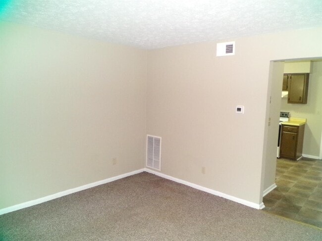 Building Photo - 207 Landings Dr