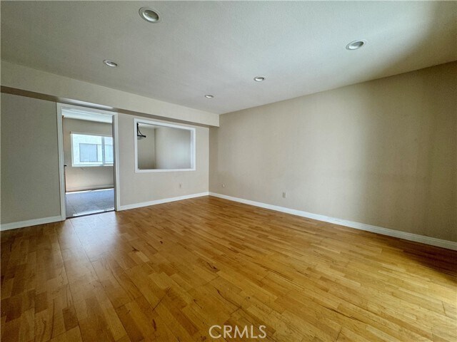 Building Photo - 594 W Huntington Dr