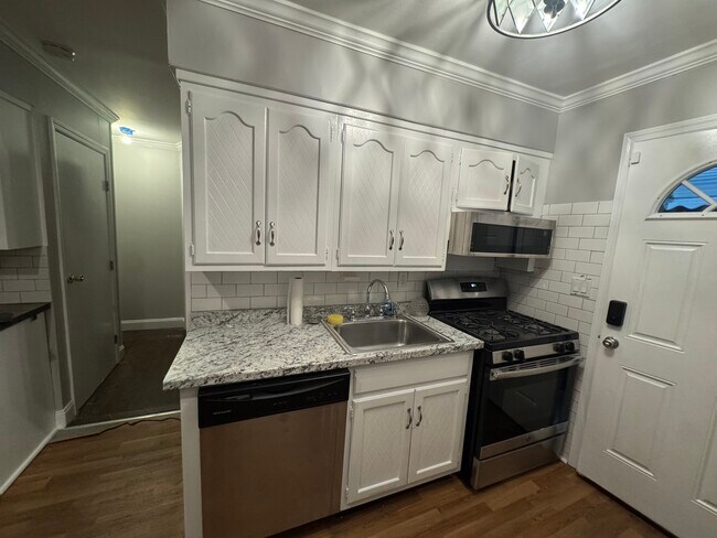 Foto del edificio - 1239 August Rd