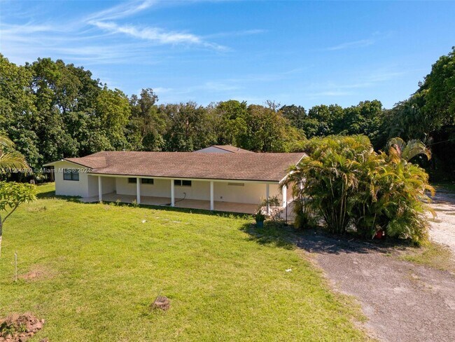 Building Photo - 13950 Mustang Trail