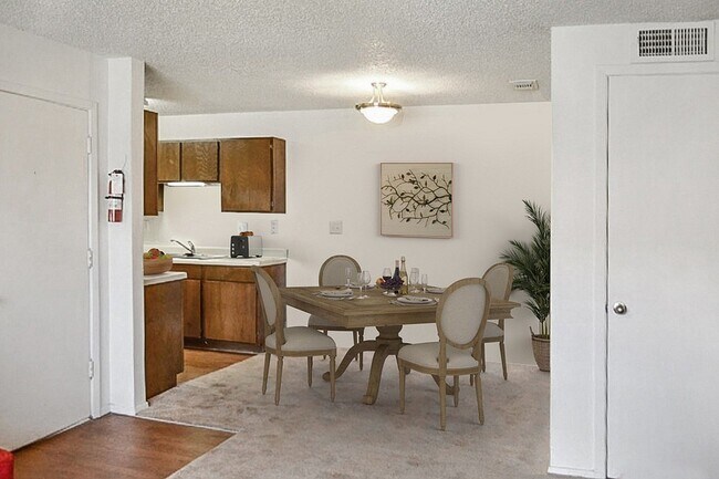 Área de comedor - Parkway Villas