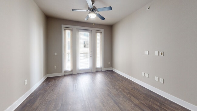 Interior Photo - Savoye