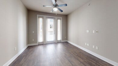 Interior Photo - Savoye