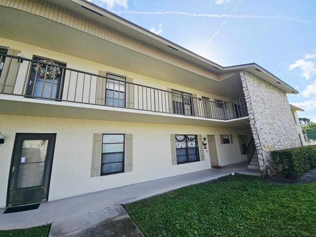 Foto del edificio - 5894 Longbow Ln