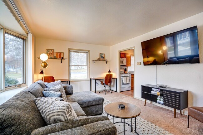 Foto del edificio - 5123 University Ave