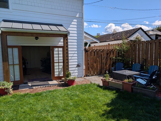 Private patio and fenced yard - 3240 29th Ave W House