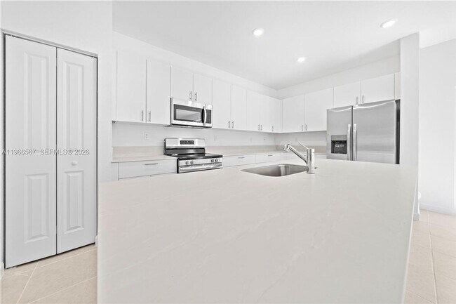 Foto del edificio - 2442 SE 30th Dr