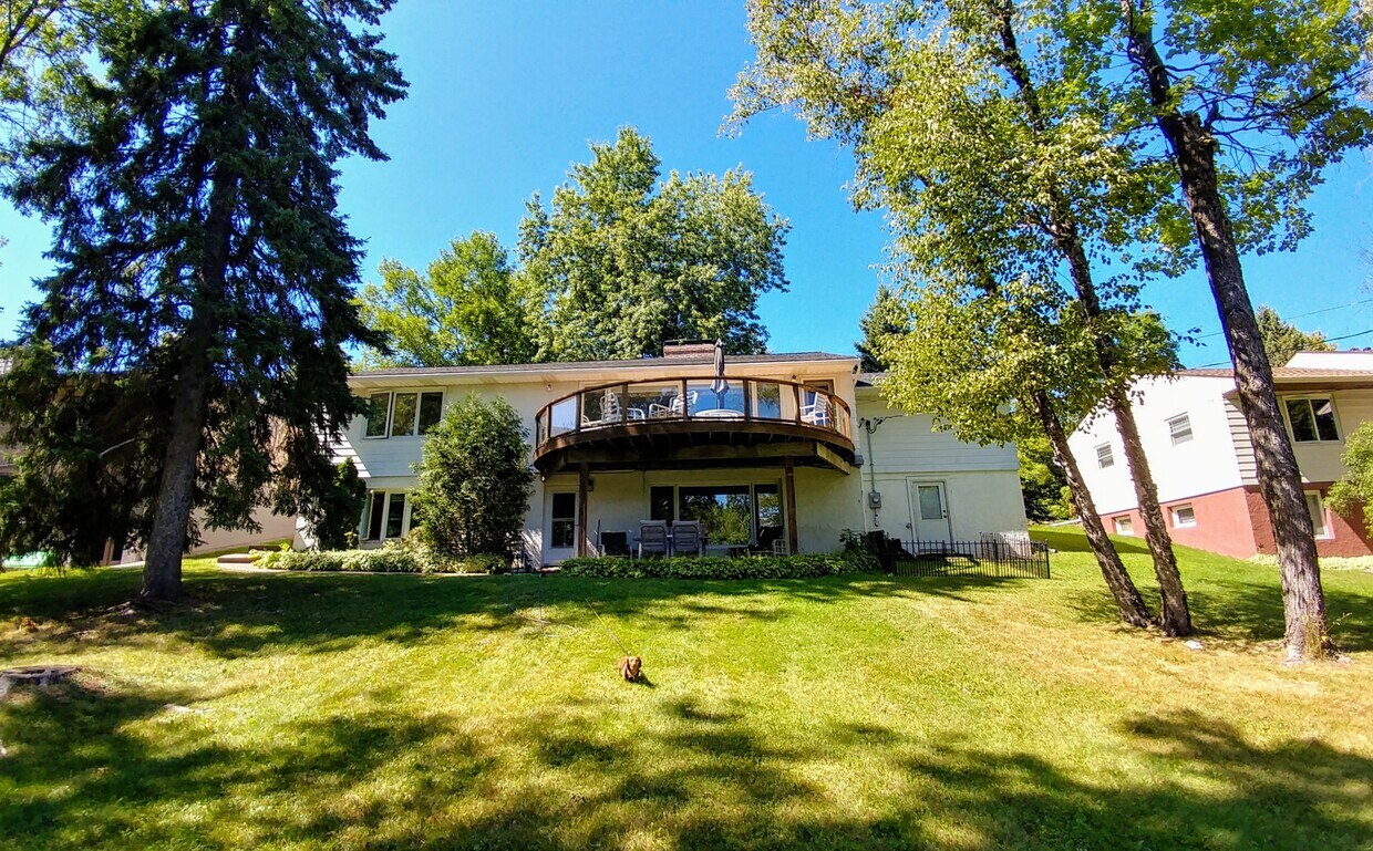 Primary Photo - 2724 E 8th St