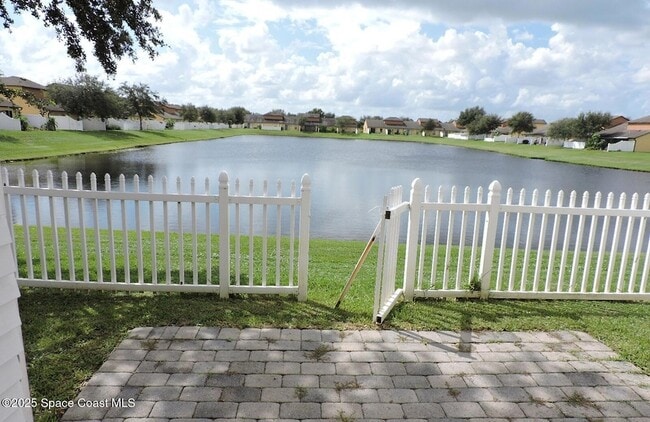 Building Photo - 765 Luminary Cir