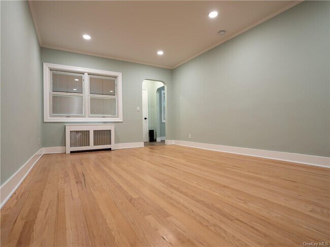 Building Photo - 2540 Wilson Ave