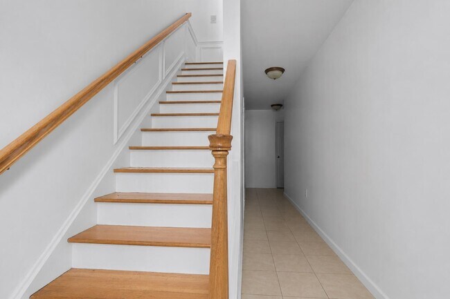 Foto del edificio - 9 Hackensack Plank Rd