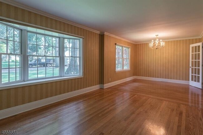 Building Photo - 40 Cranford Rd