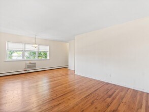 Building Photo - 239 Crescent Ln