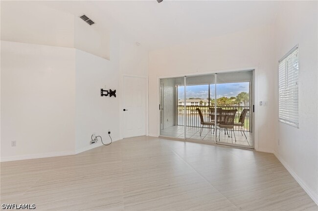 Building Photo - 12081 Summergate Cir