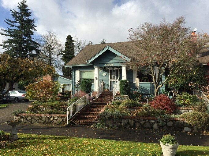 Primary Photo - 3241-3305 NE 70th Ave