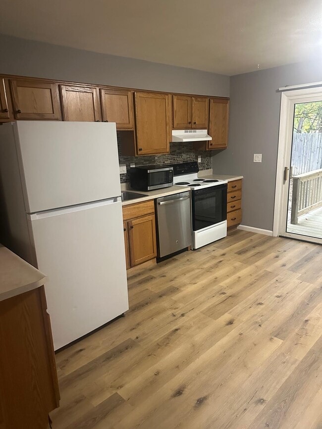 Building Photo - 4403 W Capri Ct