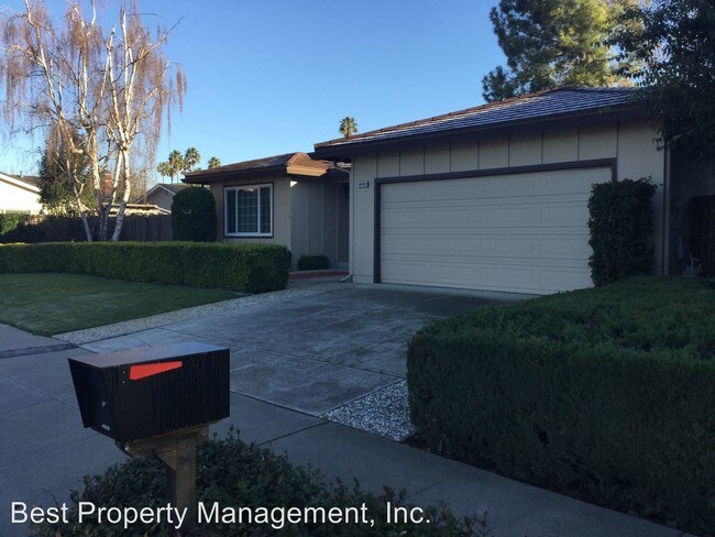 Building Photo - 40520 Las Palmas Ave