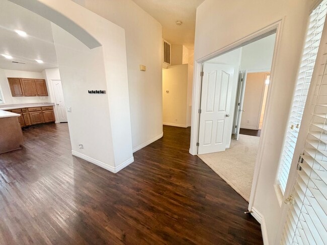 Building Photo - 143 187 N Westridge Dr