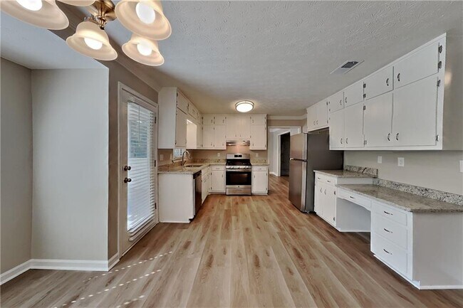 Foto del edificio - 5054 Arbor Ln SW