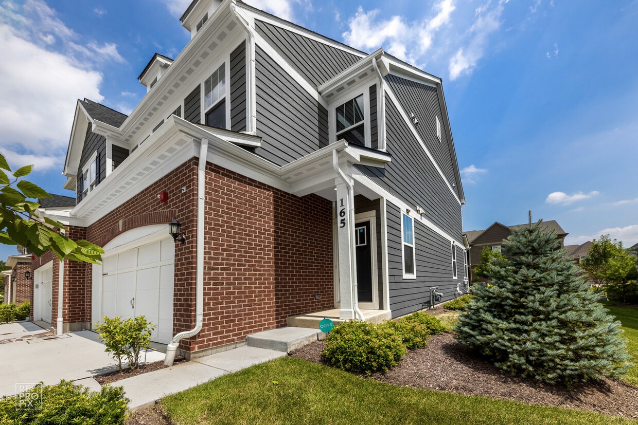 165 Waverly Ct, Bloomingdale, IL 60108 Townhome Rentals in