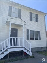 Building Photo - 627 Della St