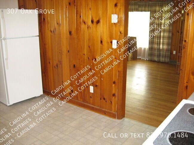 Foto del edificio - 307 Oak Grove Rd