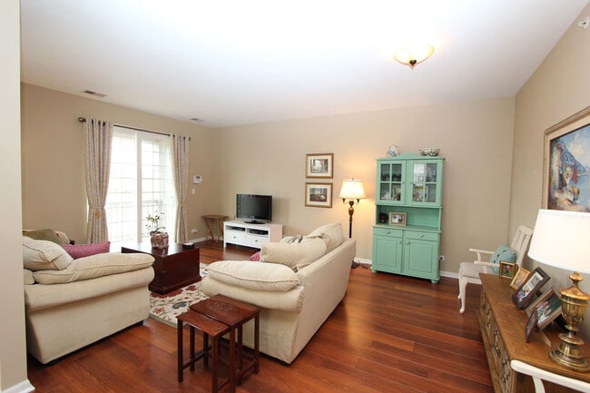 Foto del edificio - 260 Rosehall Dr