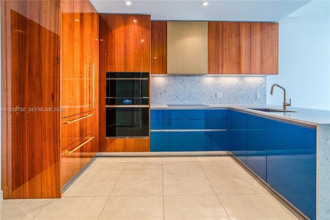 Building Photo - 2678 Tigertail Ave