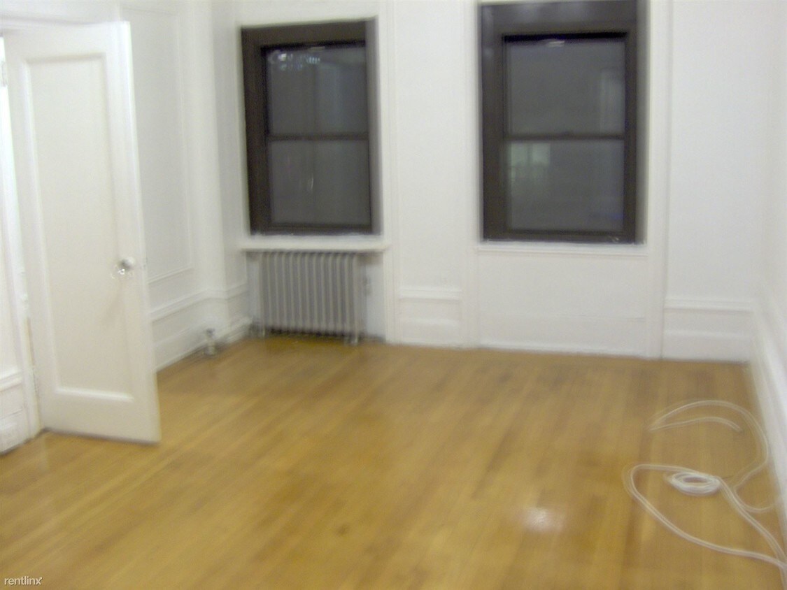 Building Photo - 735 W 172nd St