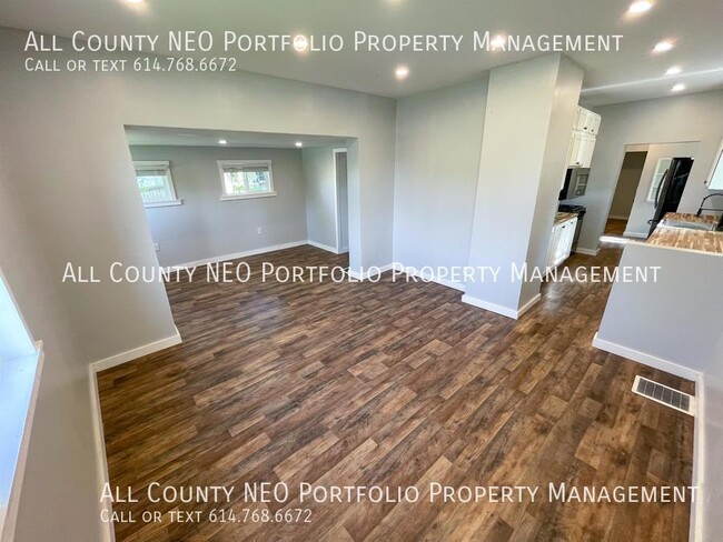 Building Photo - Updated 2 bed, 1 Bath Home