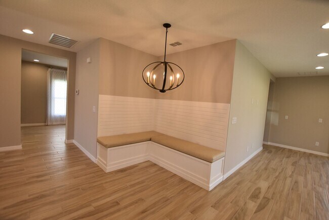 Foto del edificio - Two story Greenwich Builders Model Home at...