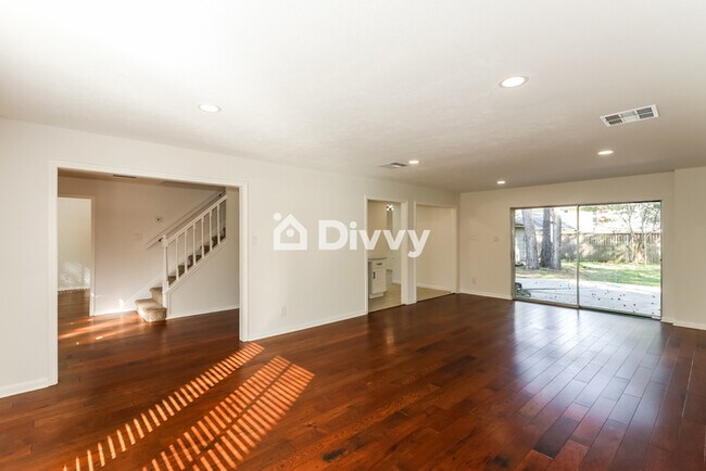 Building Photo - 3803 Sunstone Dr
