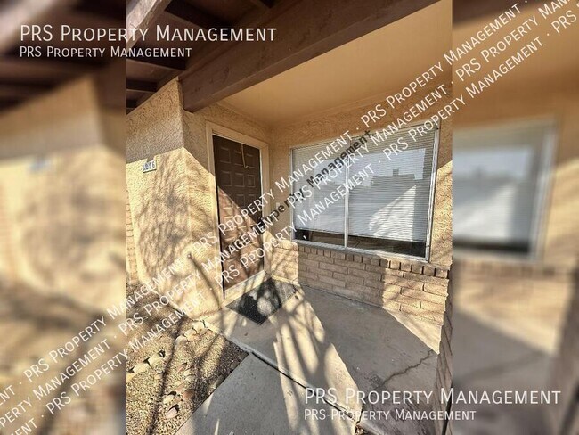 Building Photo - 3226 N Sycamore Pl
