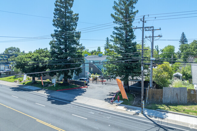 Foto del edificio - Village Pointe Apartments